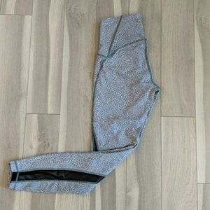Lululemon Nulux Run crops size 4